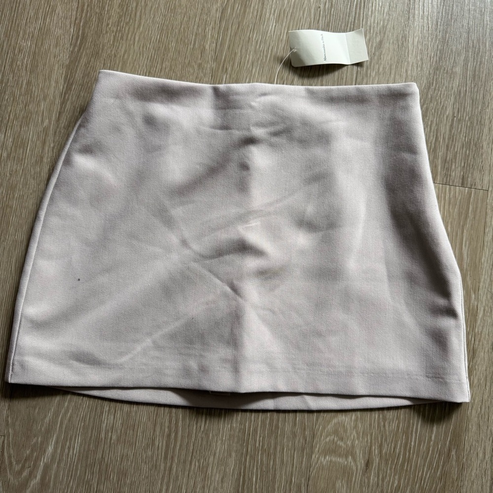 NWT Abercrombie Mini skort